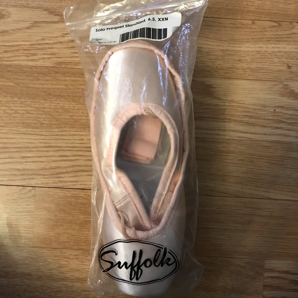 Suffolk solo prequel standard pointe shoe!!